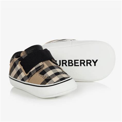 burberry schuhe für baby|burberry baby boots.